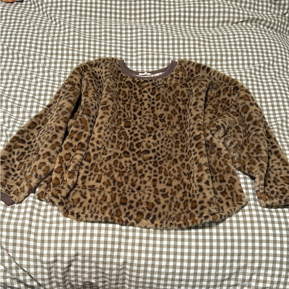 Women’s Green Leopard Print Fuzzy sweater